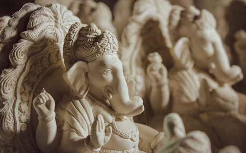 White Marble Ganesh Statues and Sculptures Suppliers in India